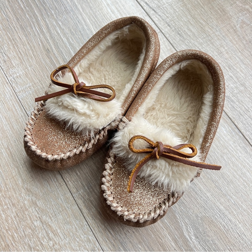 Fur lined moccasins slipper/shoe by G.H Bass& Co